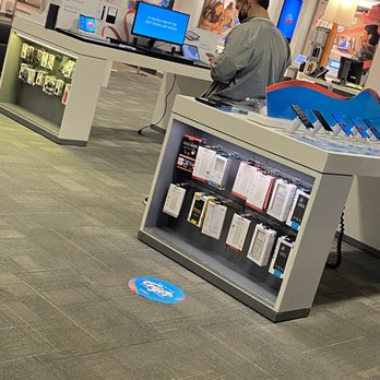 AT&T Store - Mobile Phones Near Me - Roseville, California