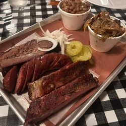 JPs Wimberley Bbq - JP 1/4 brisket 1/4 ribs sausage 2 sides and a drink