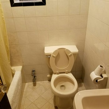 Hotel 31 - One of the shared bathrooms - Hotels Near Me - New York, New York Hotel 31 - One of the shared bathrooms - Hotels Near Me - New York, New York