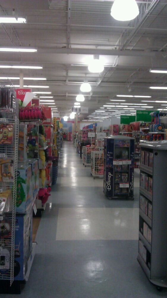 TOYS R US CLOSED 14 Reviews 100 Providence Hwy, Dedham