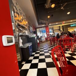 Hut’s Hamburgers