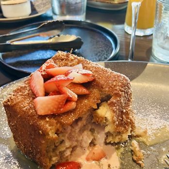 Chroma Modern Bar + Kitchen - Molten Strawberry French Toast - New American Near Me - Orlando, Florida Chroma Modern Bar + Kitchen - Molten Strawberry French Toast - New American Near Me - Orlando, Florida