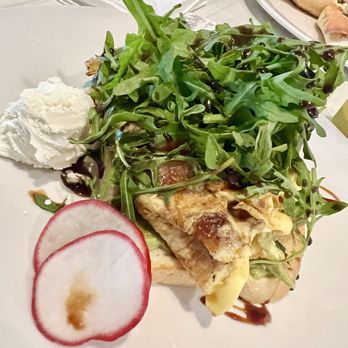 Morning Brew - Kaka'ako - Avocado & egg toast, scrambled - Coffee & Tea Near Me - Honolulu, Hawaii