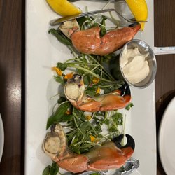 Stone crab claw appetizer