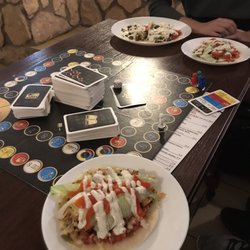 Taco Taco - Dania oraz jedna z wielu gier  Our dishes and one of numerous board games