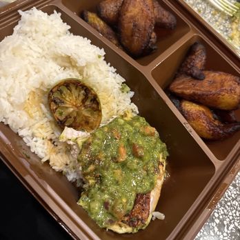 Porto's Bakery & Cafe - Plata de pollo with no beans - Bakeries Near Me - Downey, California