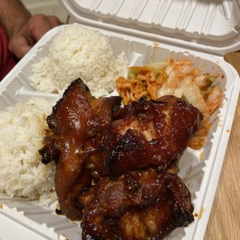 Pagaikiki’s Kitchen - Turkey tail plate and pork ribs/lechon plate - Food Trucks Near Me - Pearl Harbor, Hawaii Pagaikiki’s Kitchen - Turkey tail plate and pork ribs/lechon plate - Food Trucks Near Me - Pearl Harbor, Hawaii