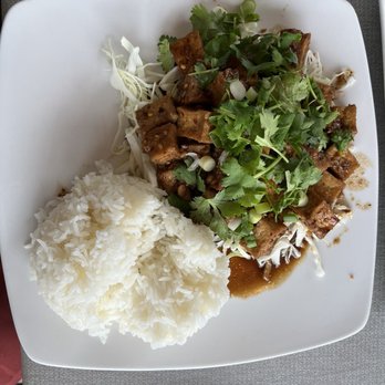 Cozy Thai Restaurant - Garlic Pepper - Thai Near Me - Kansas City, Missouri