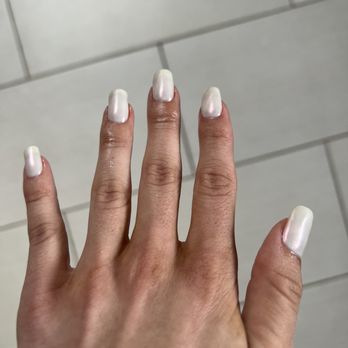 Lumera Nail Salon - chrome/pearl nails - Nail Salons Near Me - Chicago, Illinois
