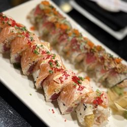 Geisha Sushi With A Flair - Juicy roll & sumo roll