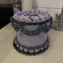 Cain's Creative Cakes - Delicious almond/wedding cake