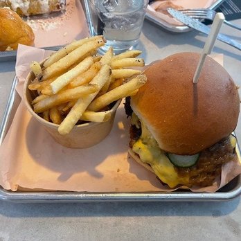Apocalypse BBQ - El Jefe Burger (again- the pickles though) - Food Trucks Near Me - Miami, Florida Apocalypse BBQ - El Jefe Burger (again- the pickles though) - Food Trucks Near Me - Miami, Florida