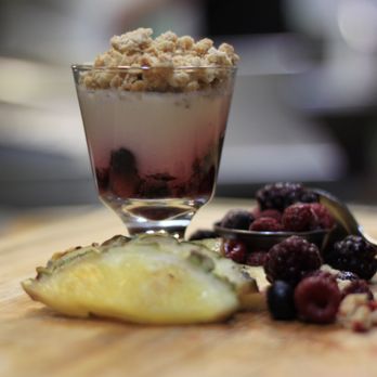 Subtil - Quartier-Sud - a dessert with fruit and granola - Salad Near Me - Lévis, Quebec Subtil - Quartier-Sud - a dessert with fruit and granola - Salad Near Me - Lévis, Quebec