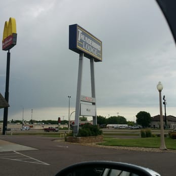 Thunderbird Lodge - Looking at the main road. - Hotels Near Me - Mitchell, South Dakota