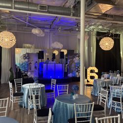 Monet Designs - Dream In Blue Sweet 16