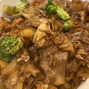 May Thai Kitchen - Pad See Ew - Thai Near Me - Alameda, California May Thai Kitchen - Pad See Ew - Thai Near Me - Alameda, California