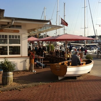 Fischküche Laboe - Vorm Lokal - Aussensitzplätze - Seafood Near Me - Laboe, SH