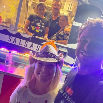 Antojitos Mundos - Owners - Food Trucks Near Me - Del Rio, Texas
