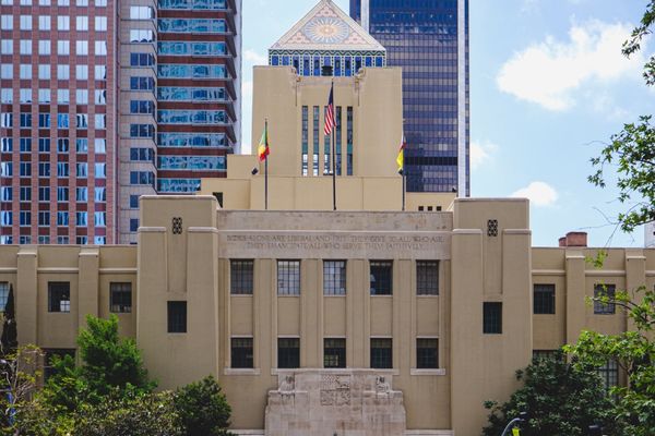 630 W 5th St by null