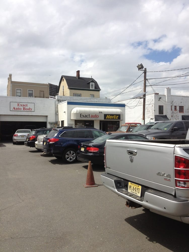 HERTZ RENT A CAR Updated May 2024 16 Reviews 360 River St