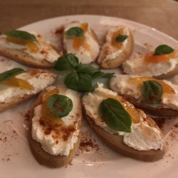 Dorsoduro3821 - Chopped champion! A simple, yet balanced sweet bite. - Wine Bars Near Me - Florence, FI