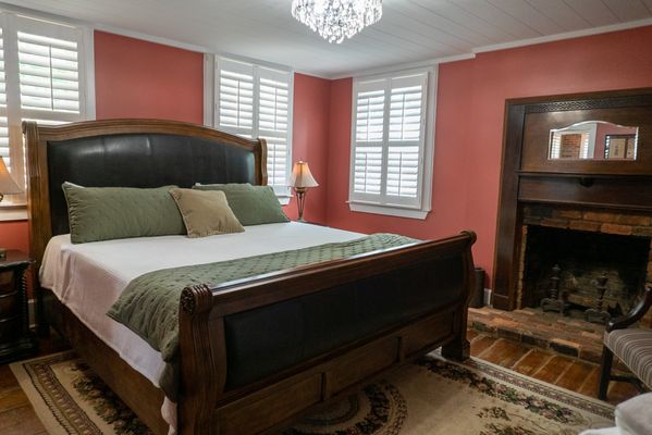 Dahlonega Inn On Main by null