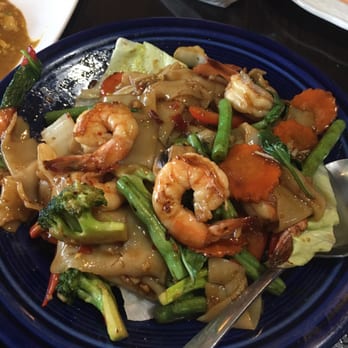 Thai Ghang Waan - Kee Mao w/ shrimp, veggies added - Thai Near Me - Springfield, Virginia Thai Ghang Waan - Kee Mao w/ shrimp, veggies added - Thai Near Me - Springfield, Virginia