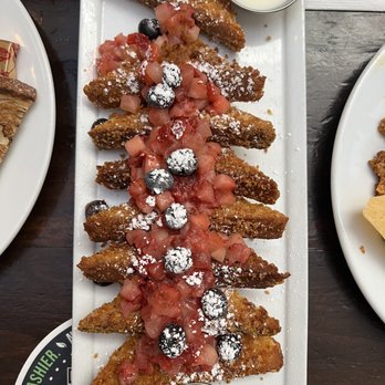 Blu Jam Cafe - Crunchy French Toast - Breakfast & Brunch Near Me - Los Angeles, California