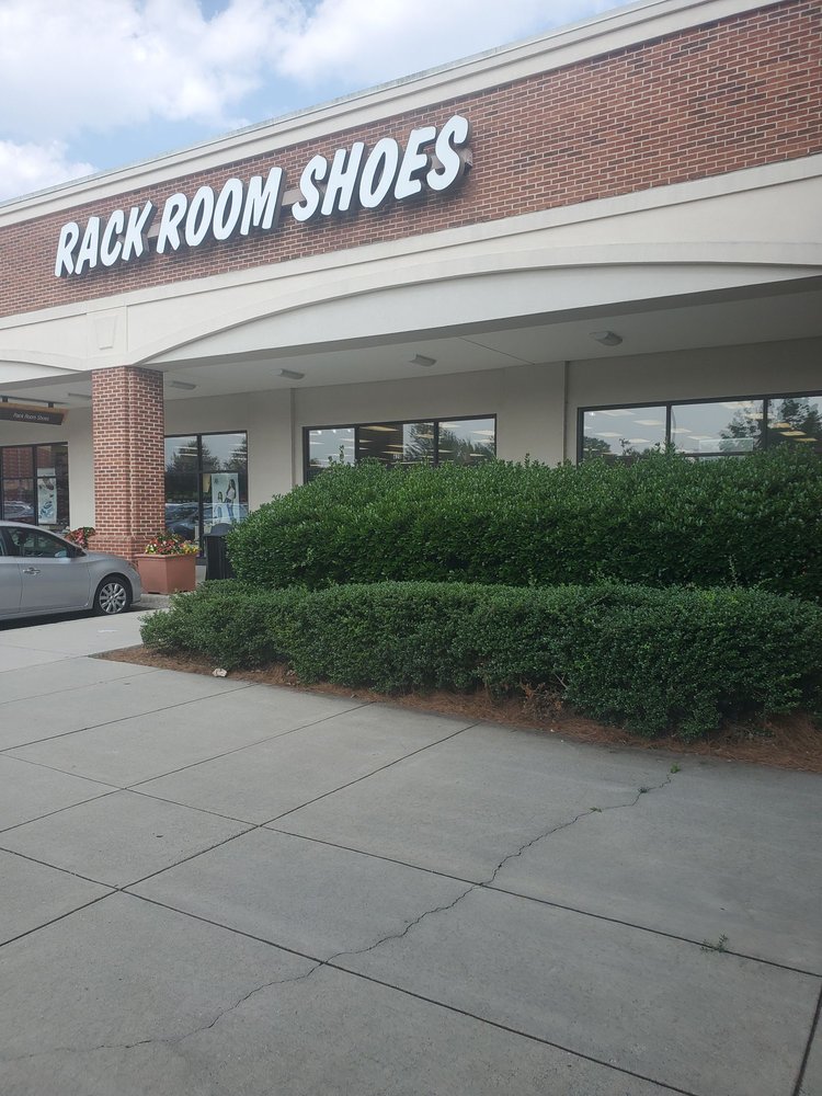 RACK ROOM SHOES Updated September 2024 620 Friendly Center Rd