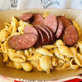 Rolling Smoke BBQ - Centennial - Mac Bowl Hot Links - Barbeque Near Me - Centennial, Colorado