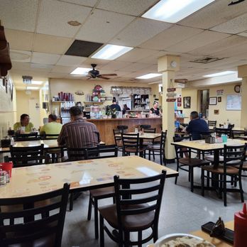 Laverna's Coffee Shop - people sitting at tables - Coffee & Tea Near Me - Tucson, Arizona Laverna's Coffee Shop - people sitting at tables - Coffee & Tea Near Me - Tucson, Arizona