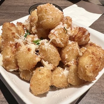 Drifters Kitchen and Bar - Cheese curds! - Cocktail Bars Near Me - Ridge, New York