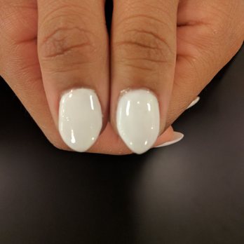 Salon Du Monde - One looks more pointed than the other. Worst almond shape nails that I've ever had - Nail Salons Near Me - Fremont, California