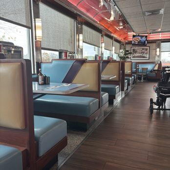 Broadway Diner - Atmosphere - Diners Near Me - Baltimore, Maryland