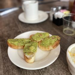 Skil-Lit Cafe - Avocado Toast