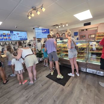 88 Donuts Bakery Cafe - Bakeries Near Me - Orlando, Florida
