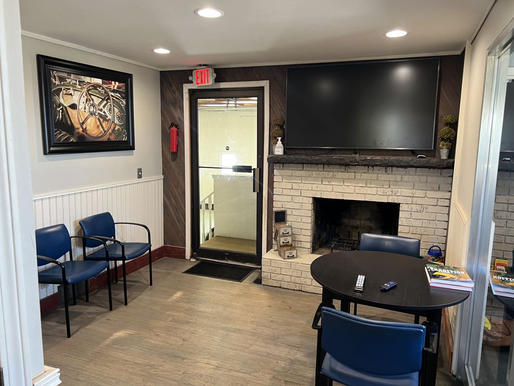 DRIVE AUTO Updated August 2024 3690 Chicago Dr, Hudsonville, Michigan Used Car Dealers