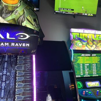EinStein's Pub & Arcade - Halo TMNT - Pubs Near Me - Richmond, Texas