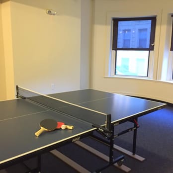 Boston Fenway Inn - Gaming lounge with ping pong and other fun games - Hostels Near Me - Boston, Massachusetts Boston Fenway Inn - Gaming lounge with ping pong and other fun games - Hostels Near Me - Boston, Massachusetts