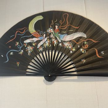 Great Wall Chinese Restaurant - Dining Room - Giant Fan - Chinese Near Me - Frederick, Maryland