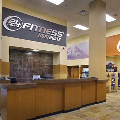 24 Hour Fitness by null