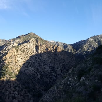 The Sunset Ridge Trail - The view from the Sunset Ridge Trail, heading towards Inspiration Point - Hiking Near Me - Altadena, California