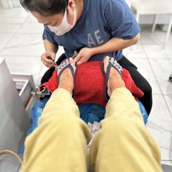 Vogue Nail Spa - Kathy T doing my pedi