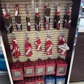 Hershey’s Chocolate World - Xmas ornaments - Chocolatiers & Shops Near Me - Las Vegas, Nevada