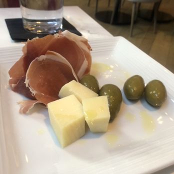 Tutto - Piatto di Prosciutto - Italian Near Me - Vancouver, British Columbia Tutto - Piatto di Prosciutto - Italian Near Me - Vancouver, British Columbia