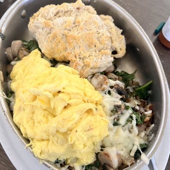 Southern Belle's - The Debutante Skillet - Breakfast & Brunch Near Me - Barrington, Illinois