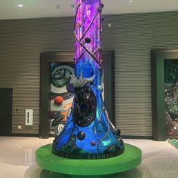 Giant bong