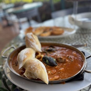 The Dead Fish - Cioppino - Seafood Near Me - Crockett, California