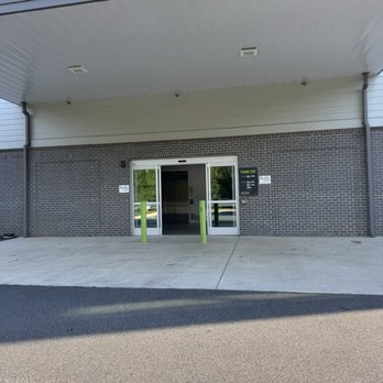 Extra Space Storage - Disappointed to find the doors standing wide open for anyone to walk into the secure storage facility. - Self Storage Near Me - Atlanta, Georgia