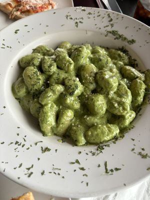 Avanti Pizzeria, Trattoria and Market by null